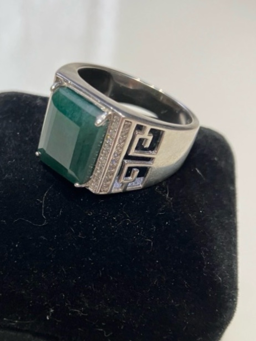 STERLING SILVER EMERALD RING (10) - Picture 3 of 6